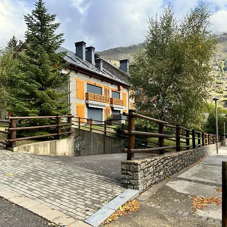 Atic De Luxe I Rustic A By Rural D'aneu Appartamento