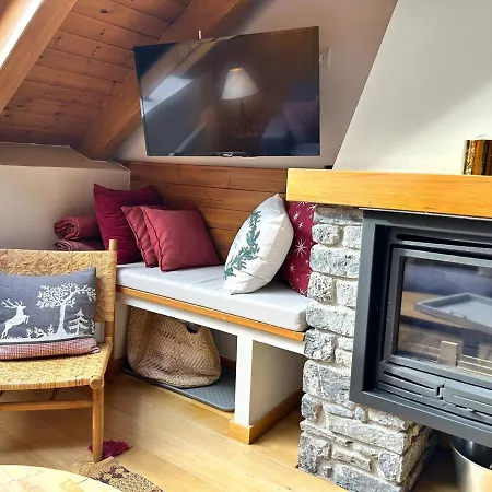 Atic De Luxe I Rustic A By Rural D'aneu *