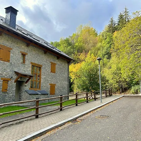 Atic De Luxe I Rustic A By Rural D'aneu Apartman