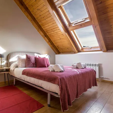 Atic De Luxe I Rustic A By Rural D'aneu Apartman